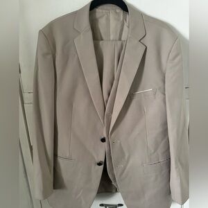 Tan Boys suit size 18/20